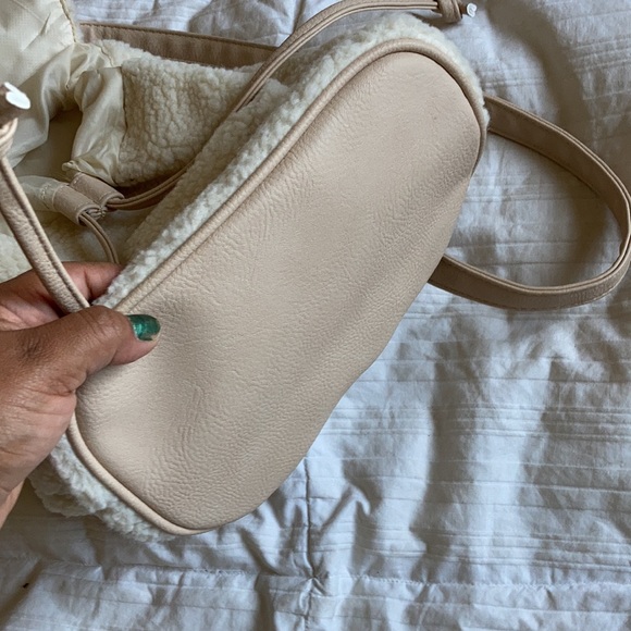 3 colors- Teddy backpack with flat bottom in light cream and black and pink - Picture 8 of 15